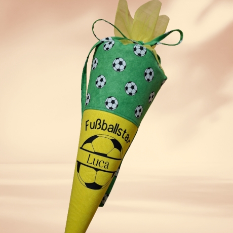 Schultüte für Fußballfans - personalisierbar gelb