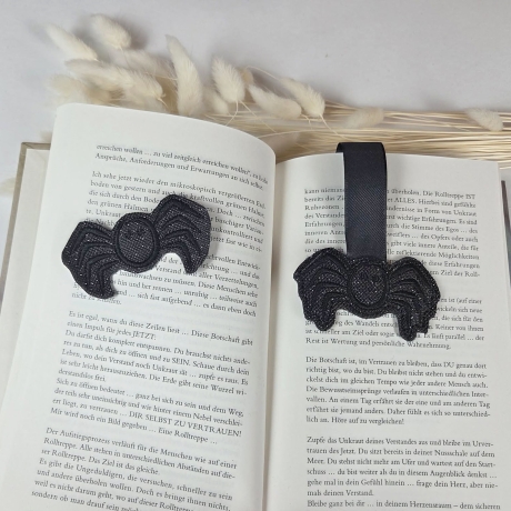 Spinne Lesezeichen Buchecke Lichtdeko 3x Satinstick stickdirwas