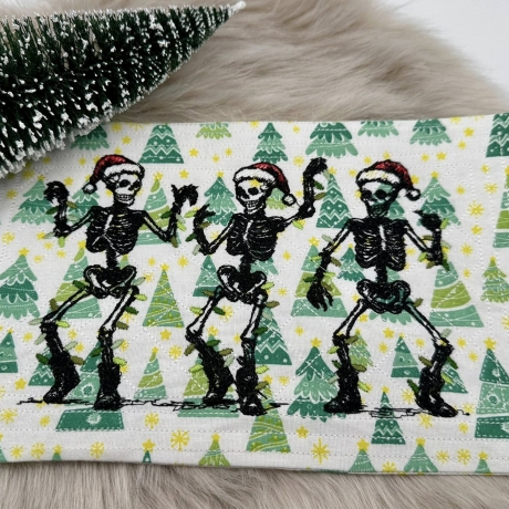 Ferberline Stickdatei Scribble Knochenkasper ab 13x18