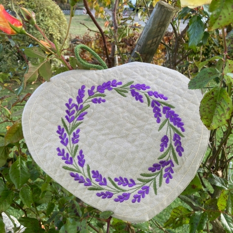 Lavendelkranz  - Stickdatei bei Michis Textilatelier