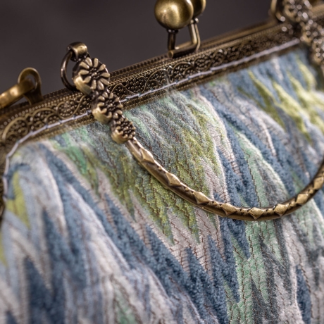 Handgefertigte Tasche – Chevron & Löwenmotiv