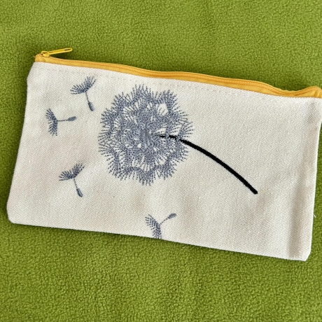 Pusteblume - Stickdatei bei Michis Textilatelier