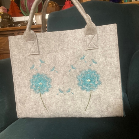 Pusteblume - Stickdatei bei Michis Textilatelier