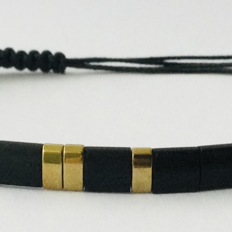 Armband Tila schwarz Hämatit Makramee