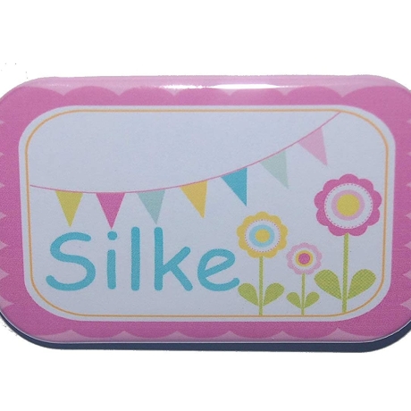 Namensschild Name personalisiert eckig Button Blume