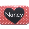 Namensschild Name personalisiert eckig Button Herz