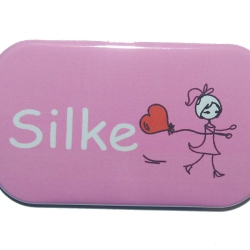 Namensschild Name personalisiert eckig Button Herz