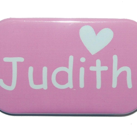 Namensschild Name personalisiert eckig Button Herz