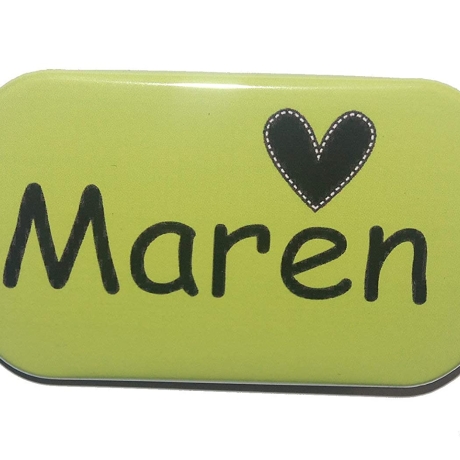 Namensschild Name personalisiert eckig Button Herz