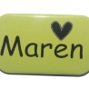 Namensschild Name personalisiert eckig Button Herz