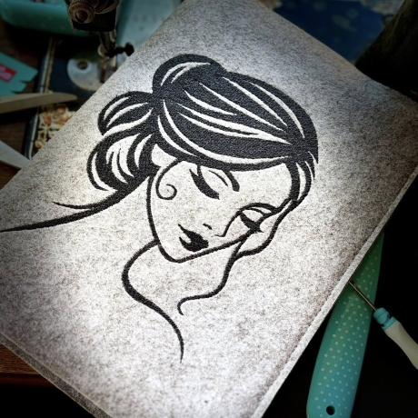 Misses in 3 Größen - Stickdatei bei Michis Textilatelier