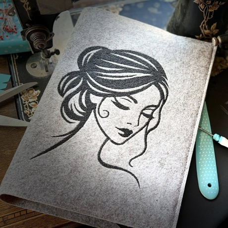 Misses in 3 Größen - Stickdatei bei Michis Textilatelier