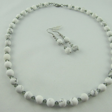 Kette und Ohrringe Perlen Howlith Weiß (645)