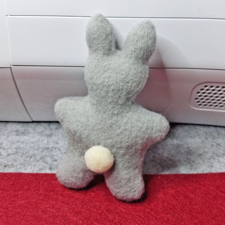 Hasenkissen Stickdatei 12x ITH Hase als Kissen Deko stickdirwas