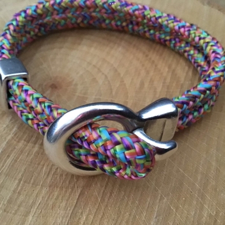 „Glück“  Segelseilarmband mit Hakenverschluß und Gravur