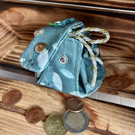 Kleingeldheld ITH  -  Stickdatei bei Michis Textilatelier