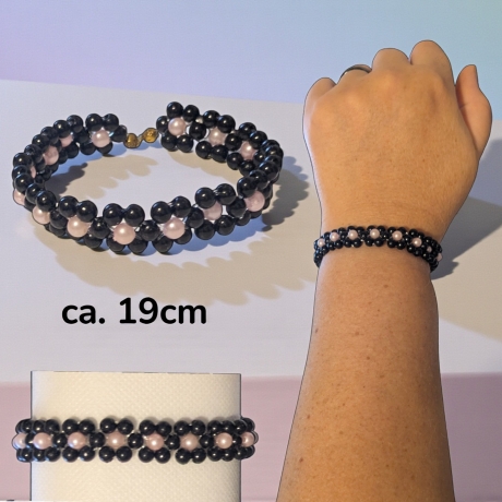 Perlenarmband Blumenmuster