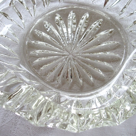 Vintage Aschenbecher geschliffenes Glas aus den 60er Jahren
