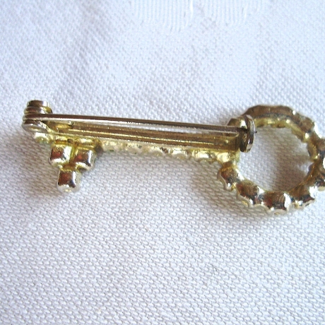 Vintage Brosche Schlüssel mit Strass besetzt aus den 70er Jahren