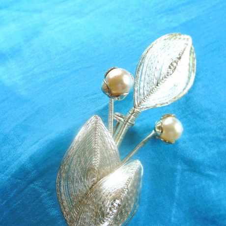 Vintage♥Blätterbrosche mit 2 Perlen♥aus den 60er Jahren♥