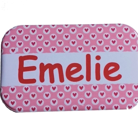 Namensschild Name personalisiert eckig Button Herz