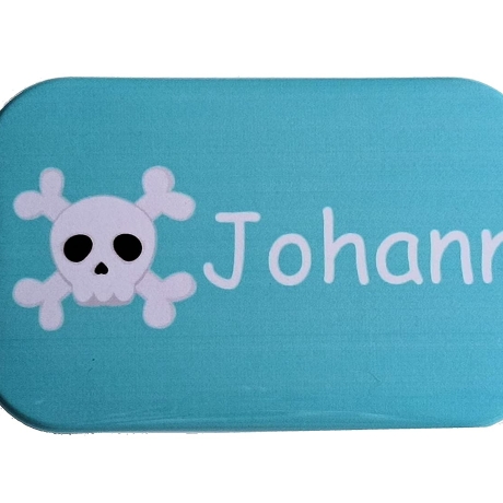 Namensschild Name personalisiert eckig Button Pirat