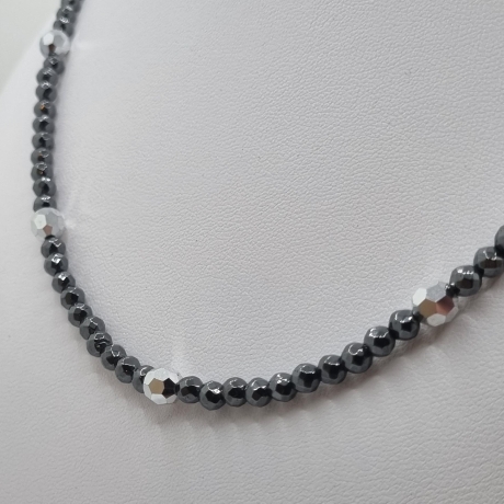 Kette Hämatit / Swarovski® Kristalle Anthrazit / Silber (726)