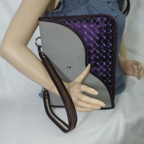 Handtasche Oversized Clutch grau lila metallic Unikat Upcycling 