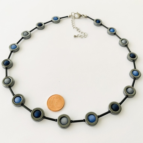 Kette mit Hämatit Ringen und Polarisperlen blau