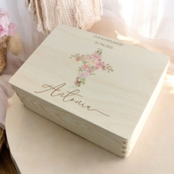 Personalisierte Erinnerungskiste zur Kommunion Taufe Konfirmation