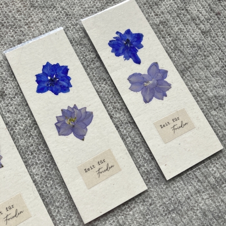 Zeit für Frieden • Lesezeichen mit gepressten Blumen 