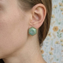 Elegante Apatit-Imitat Ohrstecker  – Handmade Boho-Schmuck