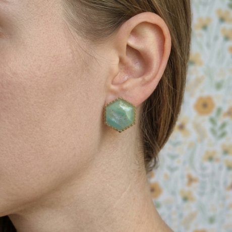 Elegante Apatit-Imitat Ohrstecker  – Handmade Boho-Schmuck