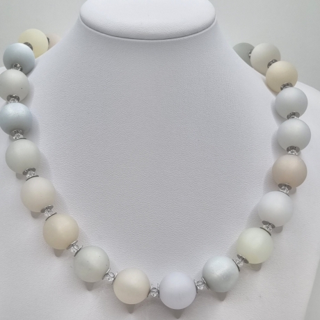 Polariskette Große Perlen Weiß Hellblau Beige mit Kristallen(829)