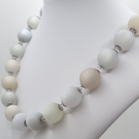 Polariskette Große Perlen Weiß Hellblau Beige mit Kristallen(829)