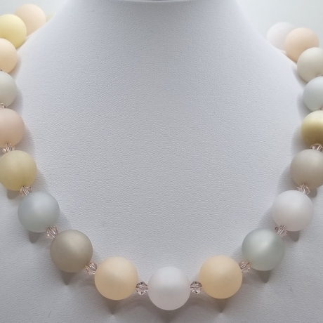 Polariskette Beige mit Kristallen | Perlenkette | Grau (834)