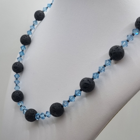 Handgemachte Lavaperlen Kette mit Bicone Kristallen Blau (837)