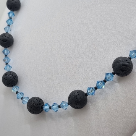 Handgemachte Lavaperlen Kette mit Bicone Kristallen Blau (837)