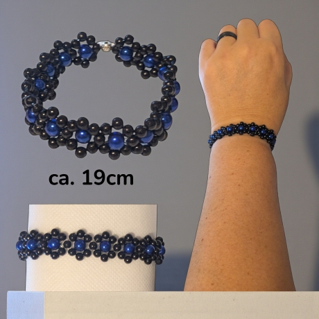 Perlenarmband Blumenmuster