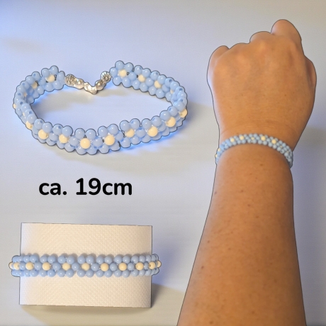 Perlenarmband Blumenmuster