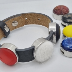 Lederarmband dunkelgrau mit  7 Polaris Schiebeperlen (A77)