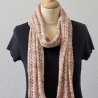 Leichter Strickschal mit Ajourmuster, Handgestrickt