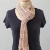Leichter Strickschal mit Ajourmuster, Handgestrickt