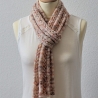 Leichter Strickschal mit Ajourmuster, Handgestrickt