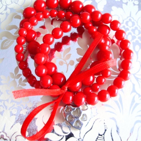 Perlenarmband♥3-reihig♥Rot mit Herzanhänger♥von Hobbyhaus