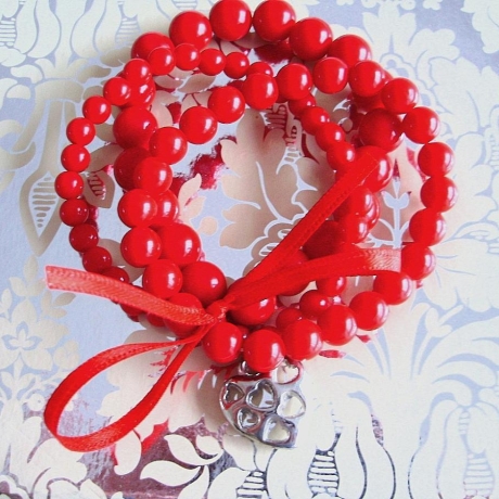 Perlenarmband♥3-reihig♥Rot mit Herzanhänger♥von Hobbyhaus