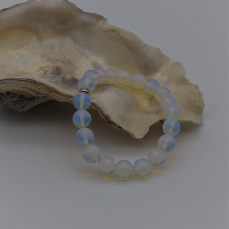 Perlenarmband Opalit, milchig weiß, blau schimmernd, Armschmuck