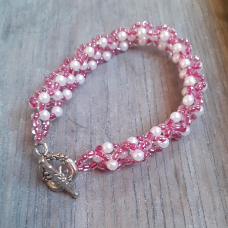 Armband aus Perlen, flieder/weiß,Unikat, Handarbeit
