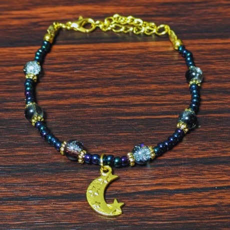 Armband mit goldenem Mond-Anhänger, Mondarmband, Sternenschmuck
