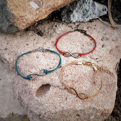 Lederarmband mit Unendlichkeitszeichen Freundschaftsarmband